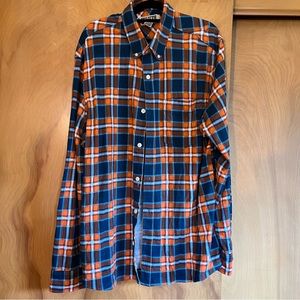 Duluth UNTUCKED Men’s 100% cotton plaid button down